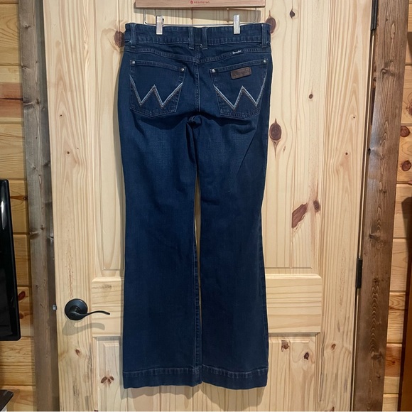 Wrangler Dark Blue Bootcut‎ Jeans, women’s Size 9x34 - Picture 2 of 9